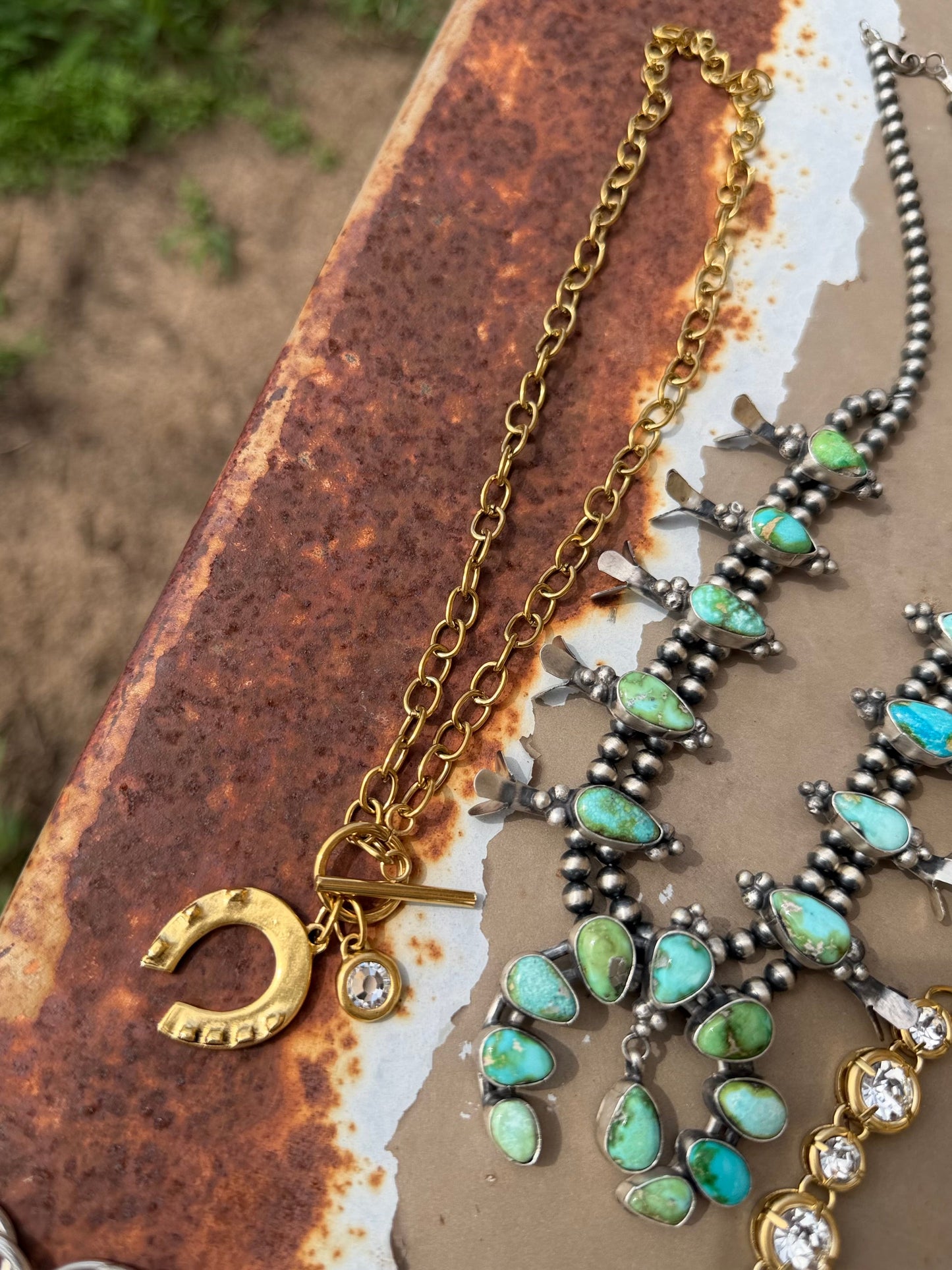 The Lucky Horseshoe Necklace in Gold