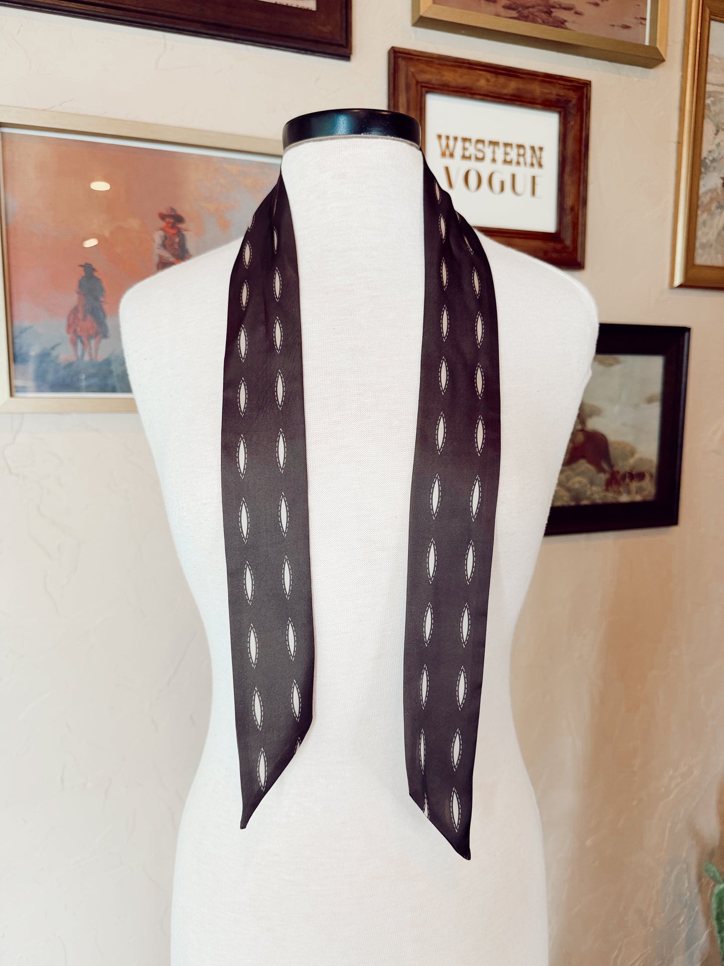 The Buckstitch Twilly in Brown