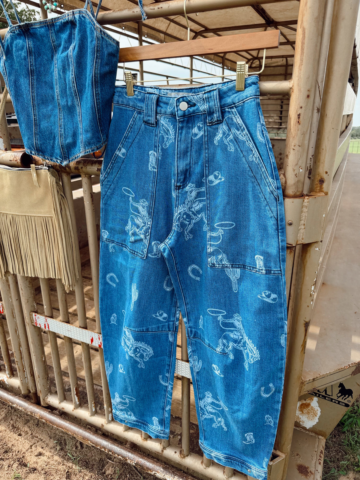 The Western Print Barrel Jeans
