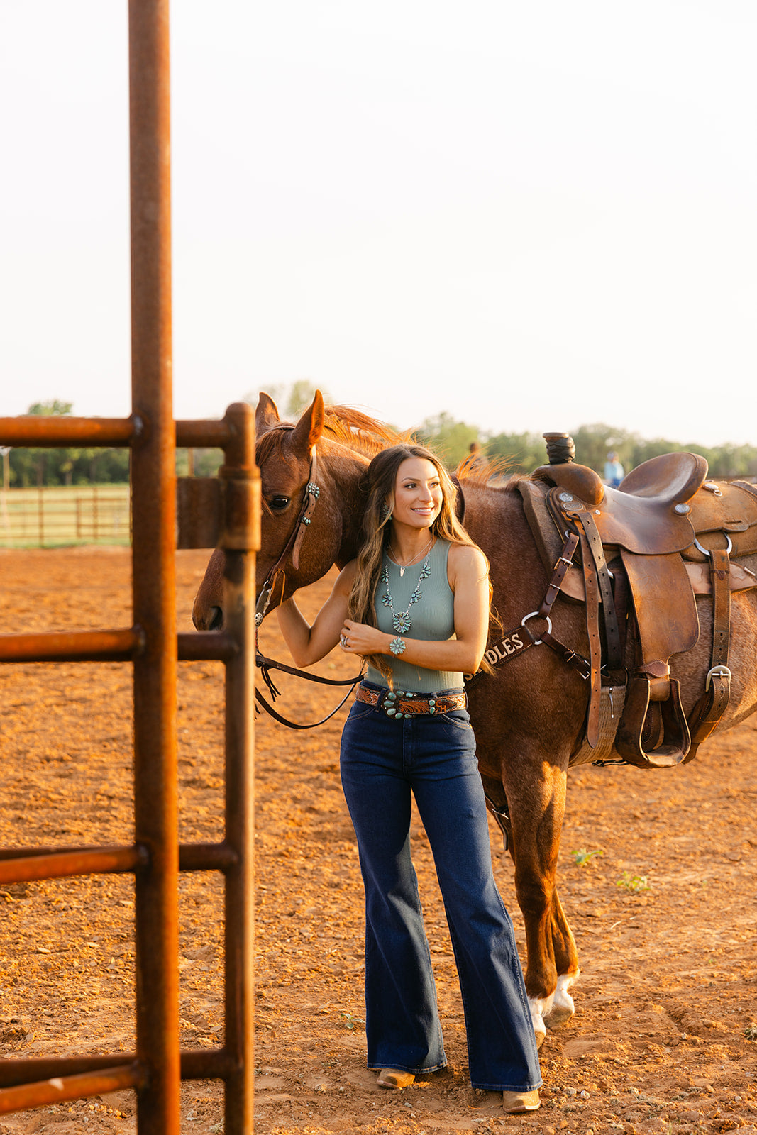The Wrangler Wanderer 622 Dark Wash Flares