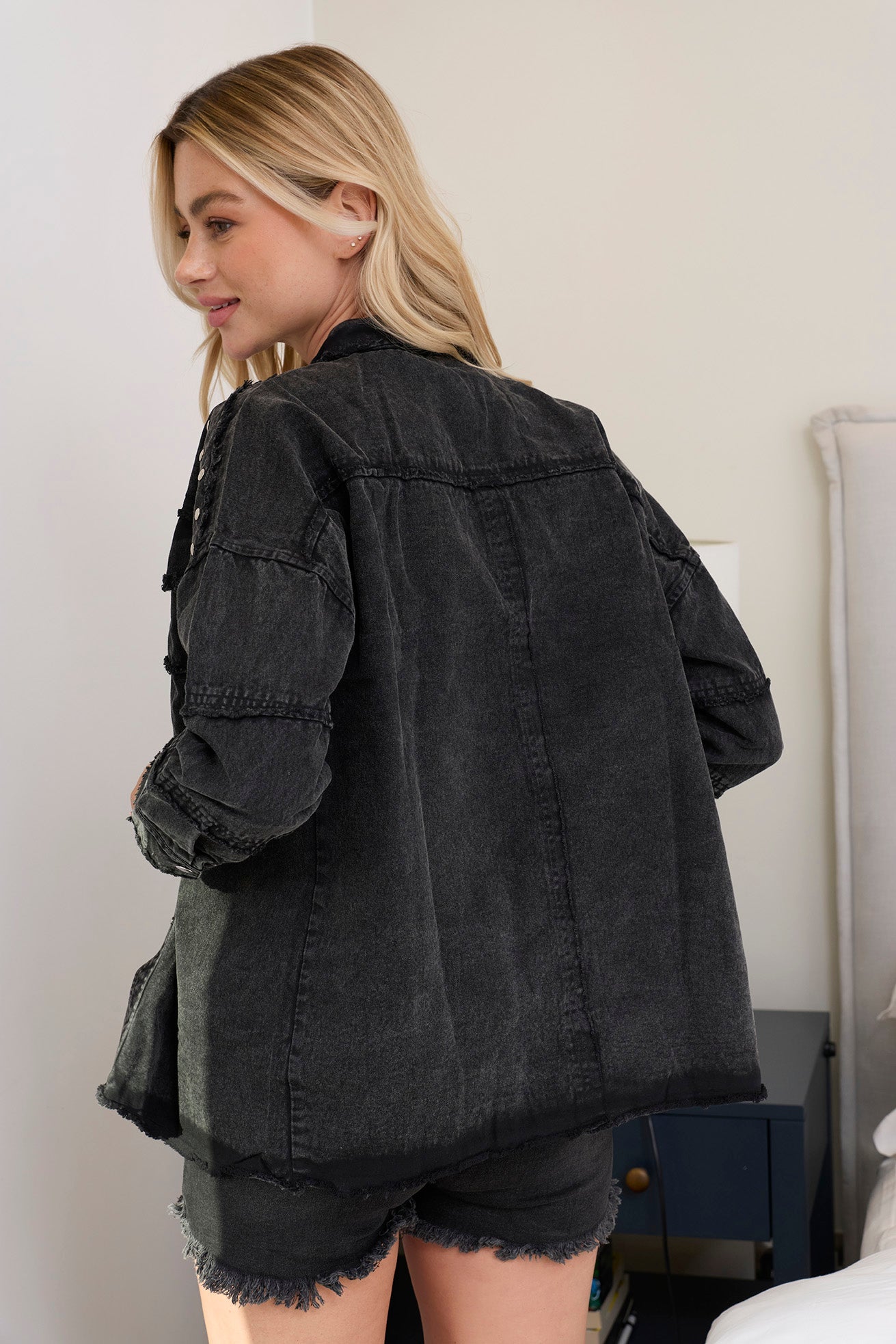 Pearl Dust Jacket in black Washed