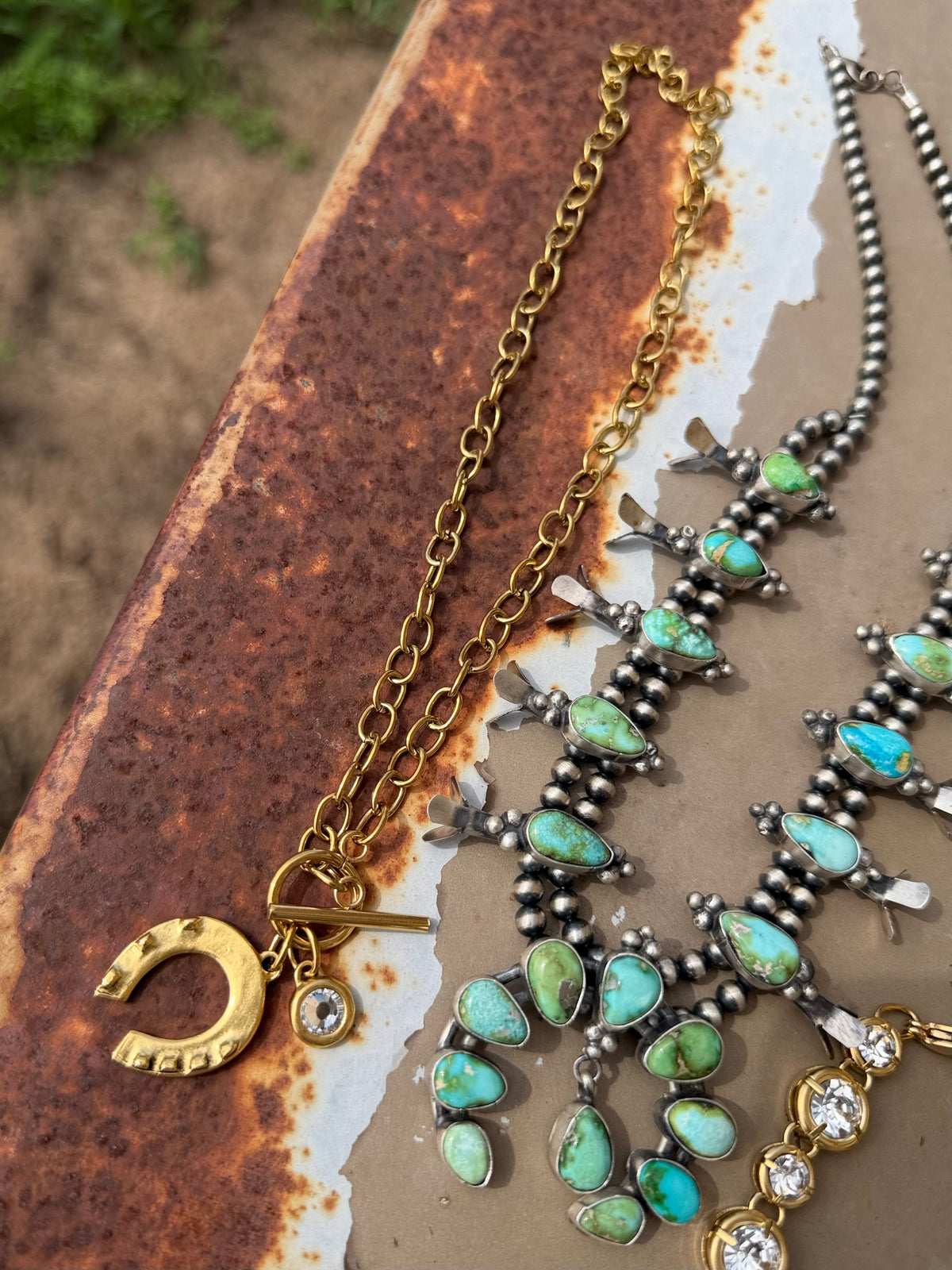 The Lucky Horseshoe Necklace in Gold