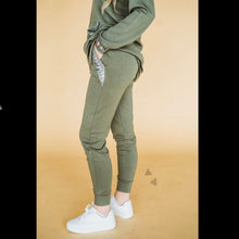Load image into Gallery viewer, Hot To Trot Joggers