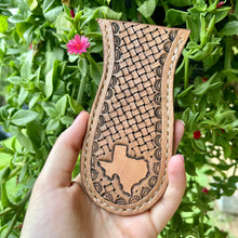 Load image into Gallery viewer, Texas Leather Cast Iron Skillet Grip
